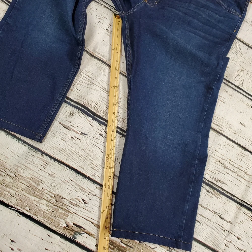 NWT wrangler regular fit mens jeans. Performance series. Size 40/25